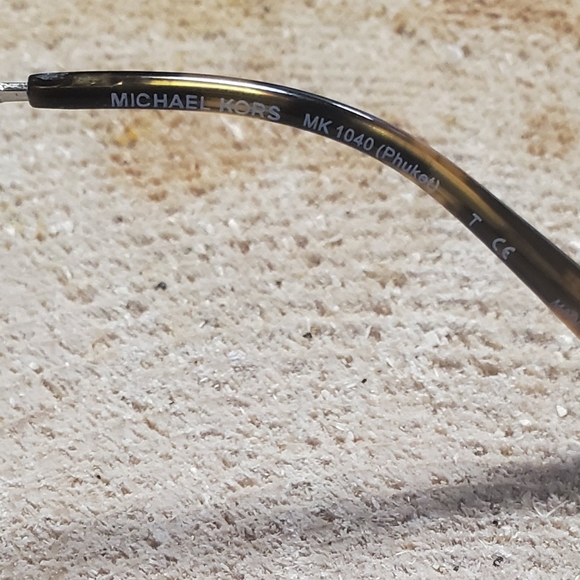 New Authentic Micheal Kors Sunglasses - Picture 6 of 9